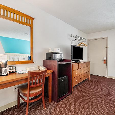 Howard Johnson By Wyndham Traverse City Luaran gambar